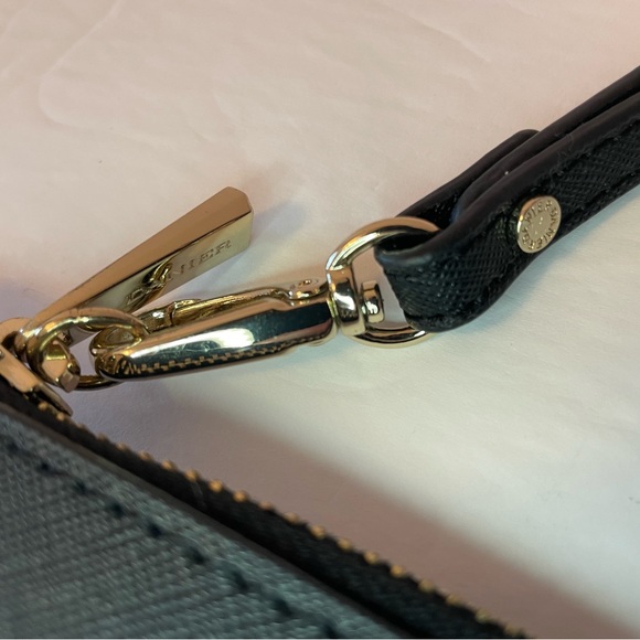 Cute Danier Leather Clutch - Picture 3 of 7